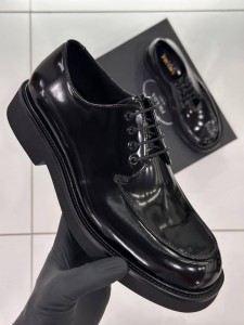 Лоферы Prada
