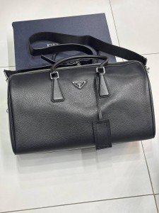 Дорожная сумка Prada