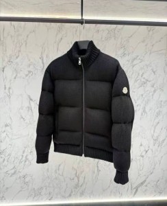 Куртк двухстороняя Moncler