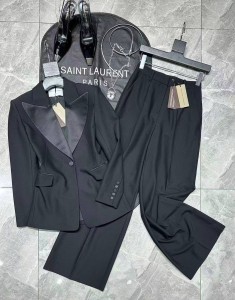 Классический костюм Ermanno Scervino