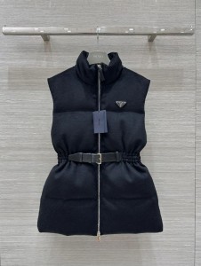 Жилетка Prada
