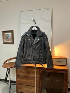 Кожаная куртка Balenciaga