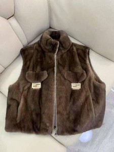 Норковый жилет Fendi