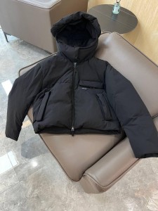 Пуховик Prada