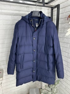 Пуховик Kiton c сьемным капюшоном