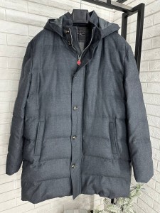 Пуховик Kiton c сьемным капюшоном