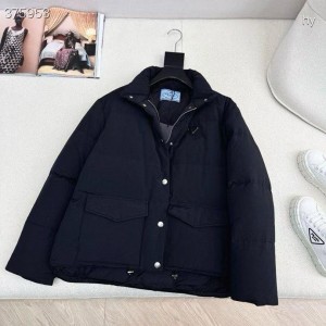 Пуховик Prada