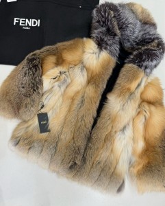 Шуба Fendi лисица