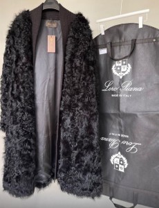 Пальто из меха козы Loro Piana
