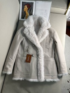 Дцбленка Loro Piana