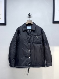 Пуховик Prada