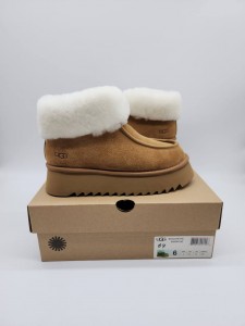 UGG FUNKETTE PLATFORM BOOTS