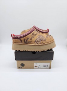 UGG TAZZ PLATFORM EREWHON SAND