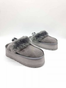 UGG WOMEN’S FUNKETTE JUNE