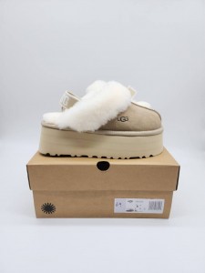 UGG WOMEN’S FUNKETTE JUNE