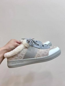Мюли на меху Louis Vuitton