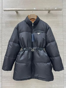 Пуховик Prada