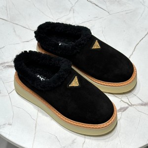 Лоферы на меху Prada