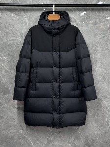 Пуховик Moncler