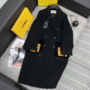 Пальто Fendi