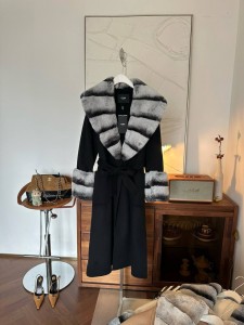 Пальто Fendi