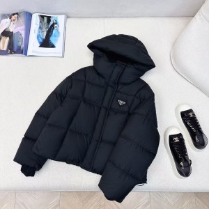 Пуховик Prada