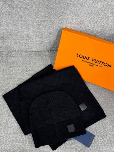 Кашемировая шапка и шарф Louis Vuitton