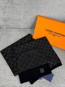 Кашемировая шапка и шарф Louis Vuitton