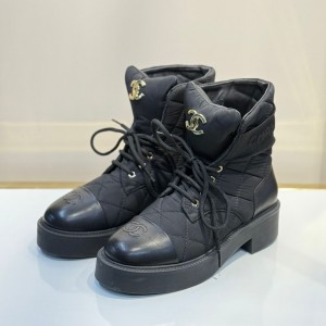 Дутые ботинки Chanel