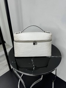 Крокодиловая сумка Loro Piana