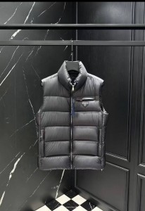 Жилетка Prada Жилетка Prada