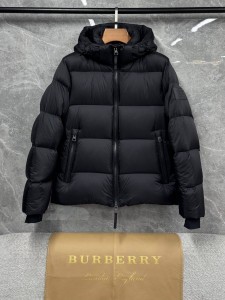 Пуховик Burberry Пуховик Burberry