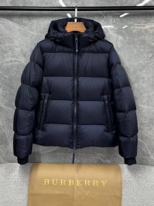 Пуховик Burberry Пуховик Burberry