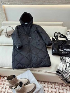 Пуховик Max Mara Пуховик Max Mara