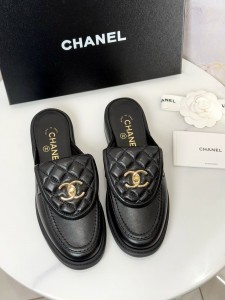 Кожанные мюли Chanel Кожанные мюли Chanel