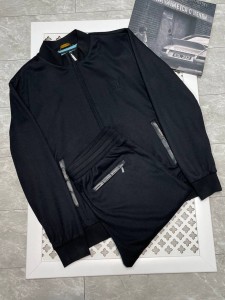 Костюм с вставкой кожи крокодила Zilli Костюм с вставкой кожи крокодила Zilli