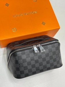 Косметичка Louis Vuitton