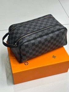 Косметичка Louis Vuitton