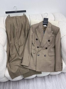 Классический костюм Saint Laurent Классический костюм Saint Laurent