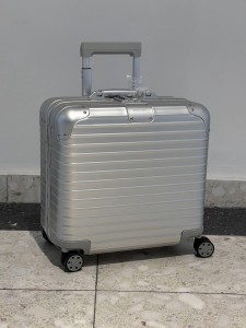 Чемодан ручной клади Rimowa