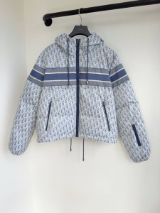 Пуховик Christian Dior Пуховик Christian Dior