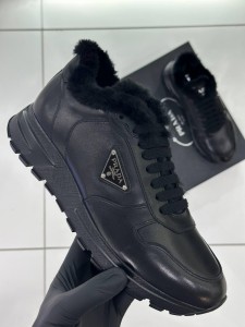 Кроссовки на меху Prada Кроссовки на меху Prada