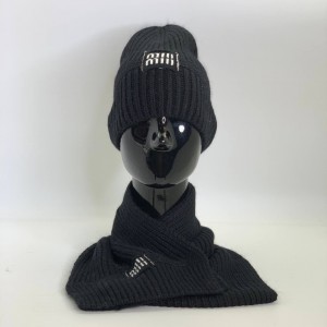 Комплект шапка и шарф Miu Miu Комплект шапка и шарф Miu Miu