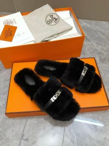 Шлепанцы на меху Hermes Шлепанцы на меху Hermes