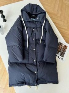 Пуховик Prada