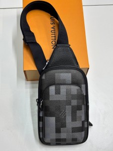 Сумка слинг Louis Vuitton