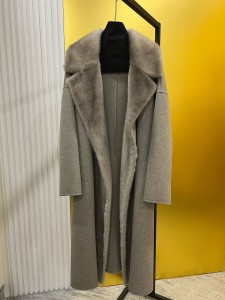 Кашемировое пальто с норкой Loro Piana