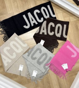 Шарф Jacquemus Шарф Jacquemus