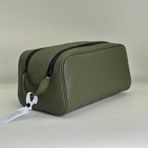 Косметичка Louis Vuitton Косметичка Louis Vuitton