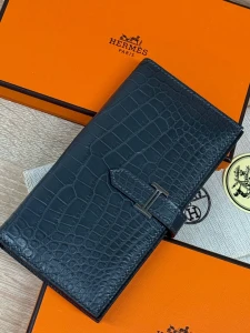Кошелек Hermes из кожи крокодила